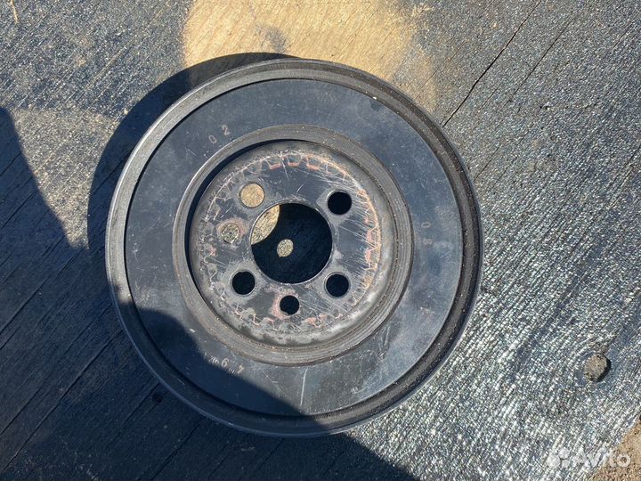 06A105243E шкив коленвала VAG