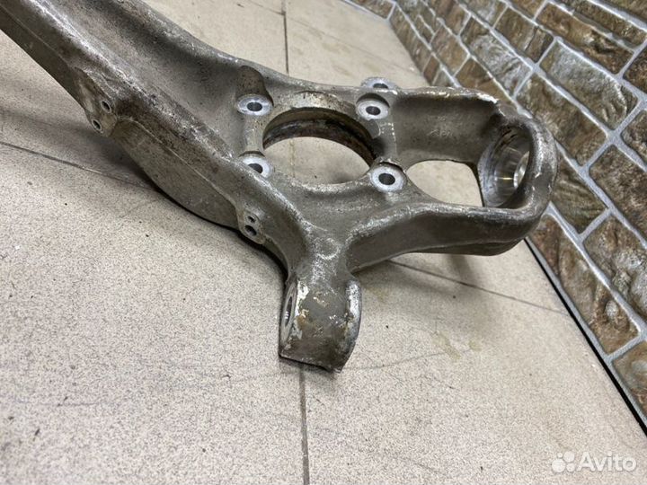 Цапфа/кулак поворотный передний правый Mercedes-Be