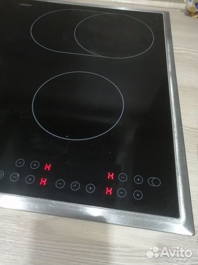 Электрическая варочная панель Zanussi