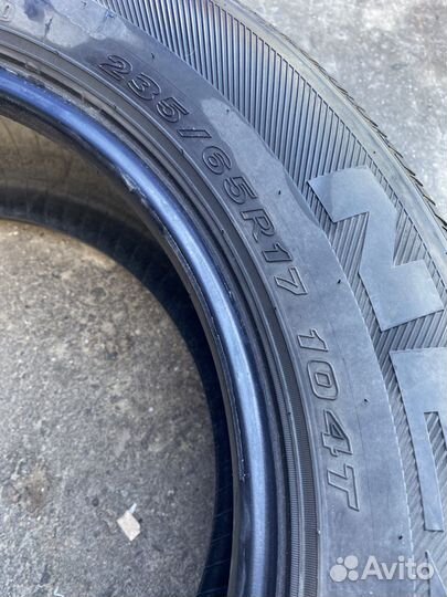 Nexen Roadian 571 235/65 R17 104T