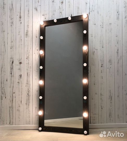 Зеркало с подсветкой в полный рост