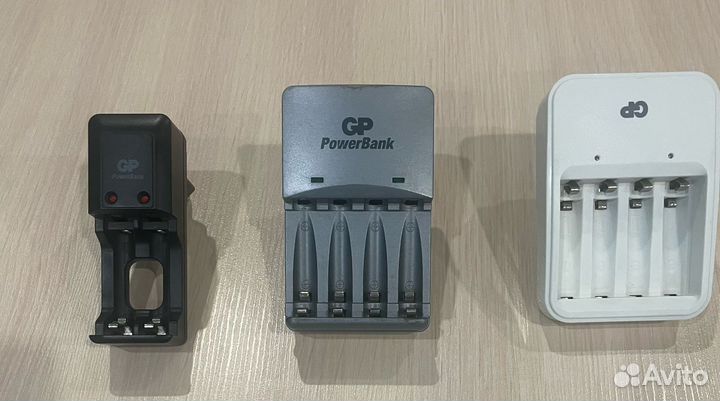 Зарядное устройство GP для аккумуляторных батареек