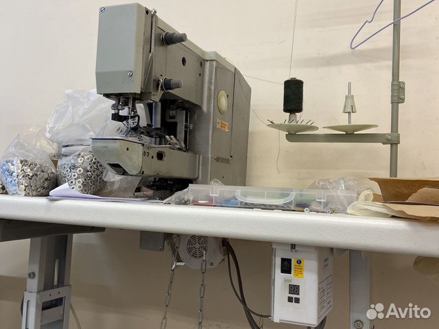 Пуговичная машина и пришивание этикеток