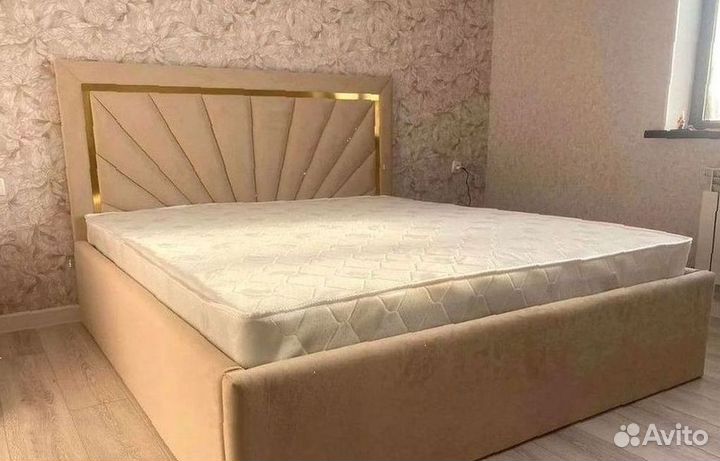 Мягкая кровать с подъемным механизмом