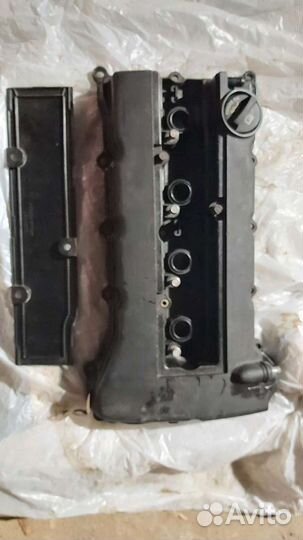 Клапанная крышка Mitsubishi Lancer