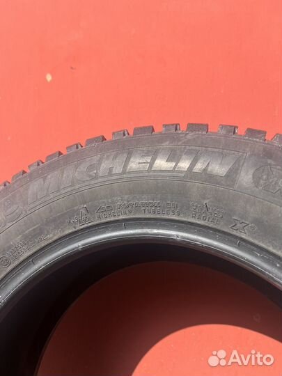 Michelin X-Ice North 3 215/65 R16