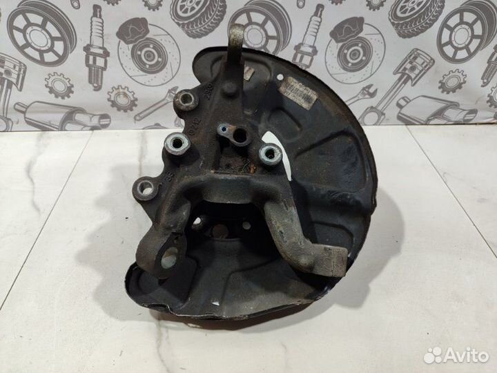 Кулак поворотный передний левый Mercedes W212