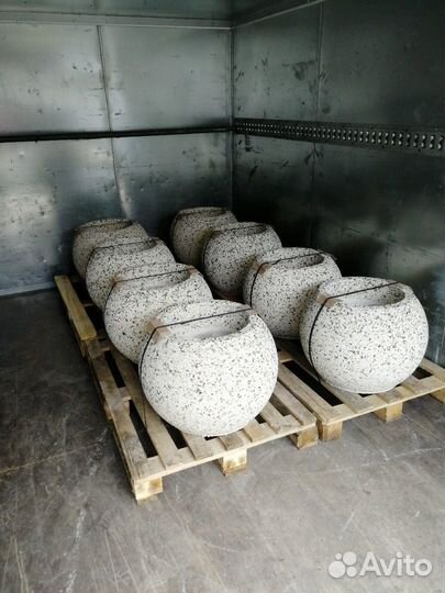 Вазон для цветов