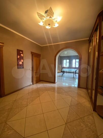 Дом 498 м² на участке 23 сот.