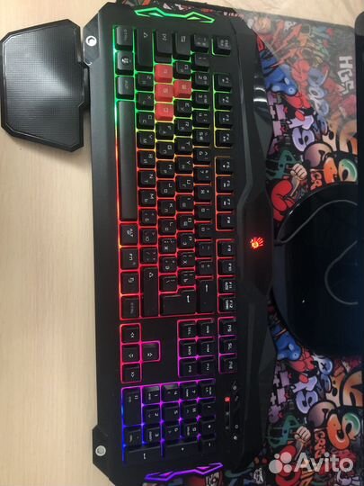 Игровая клавиатура и мышь bloody