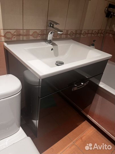 Подвесная тумба с раковиной 60 см