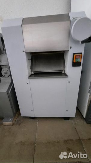 Тестораскаточная машина YM-350B (220V)