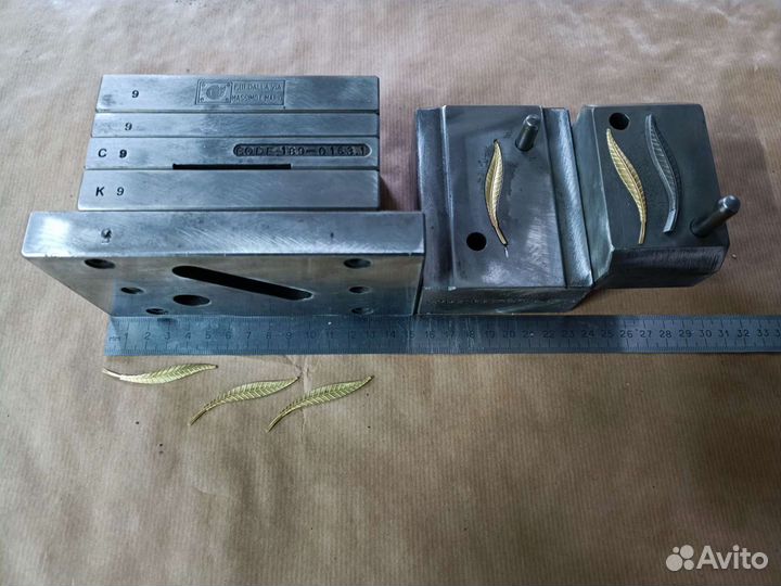 Ювелирное оборудование. Штамп детали брошь