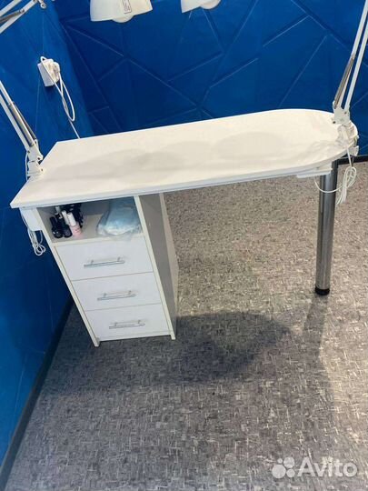 Маникюрный стол складной бу