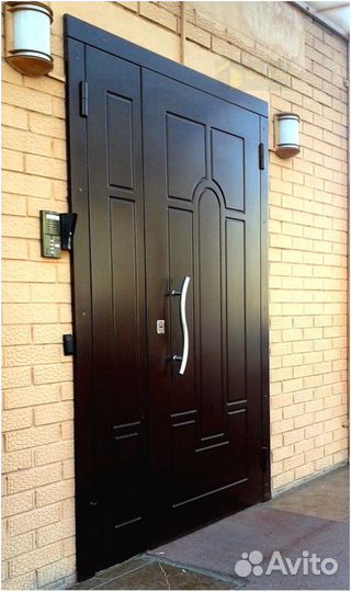 Двери в подъезд