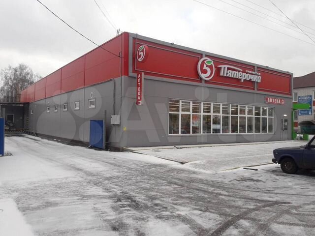 57. Пятерочка с арендаторами. 2 я карачаровская ул 1с1. Пятерочка здание. Вывеска магазина пятерочка.