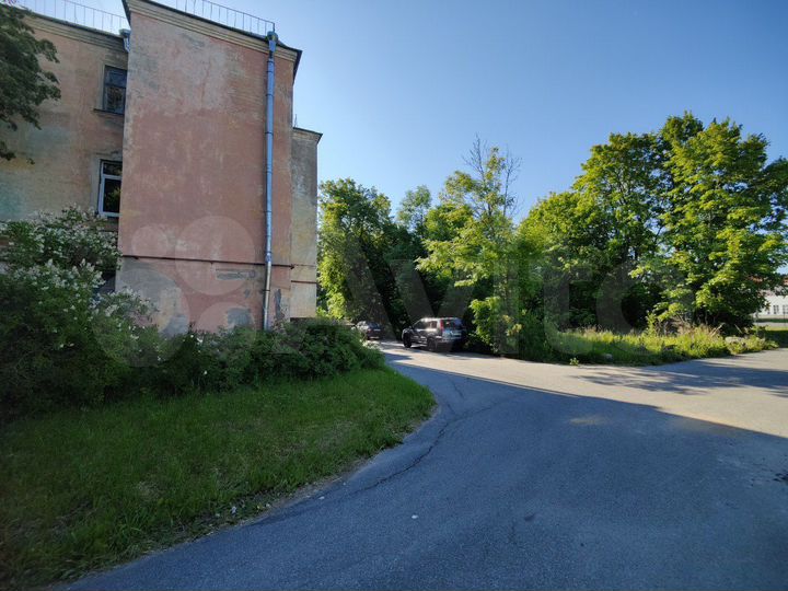 Здание, 1300 м²