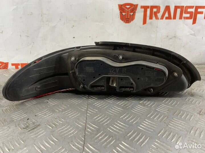 Фонарь правый Митсубиши Мираж 1993