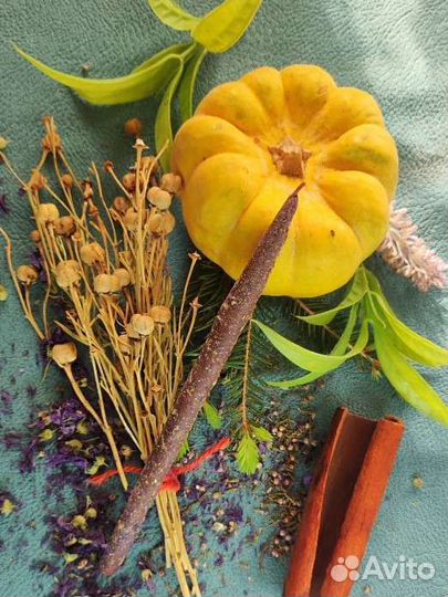 Магическая восковая свеча. Красная 