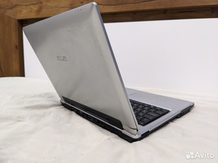 Ноутбук asus A8J