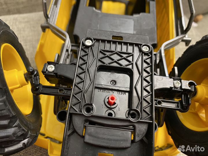 Большой игрушечный джип на запчасти