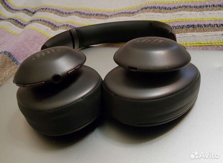 Беспроводные наушники JBL Everest 710