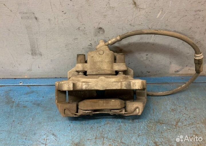 Суппорт передний правый Volkswagen Golf 6