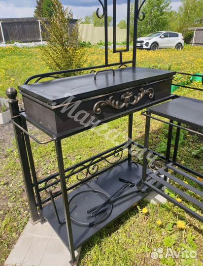 Мангал с крышей