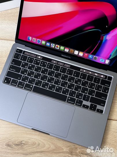 RU MacBook Pro 13 (Core i7 MAX) 32GB Ram, 512SSD