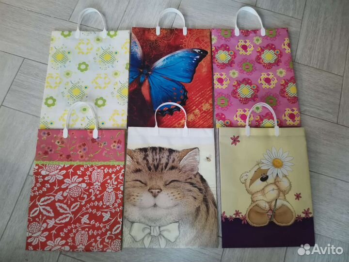 Пакет подарочный с пластиковыми ручками