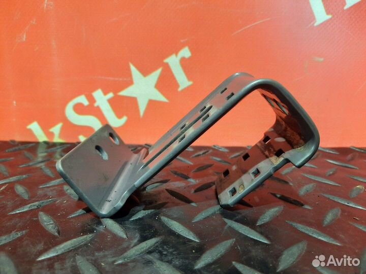 Кронштейн тормозных трубок