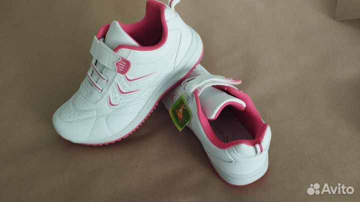 Кроссовки для девочки