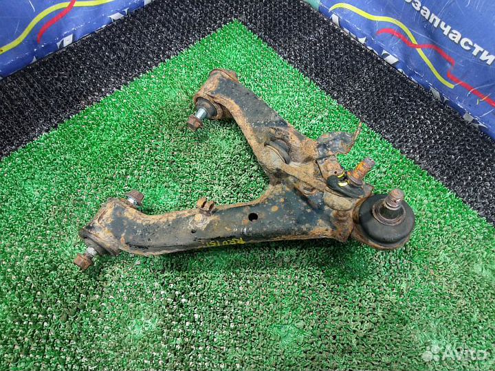 Рычаг задний верхний правый Mitsubishi pajero IV