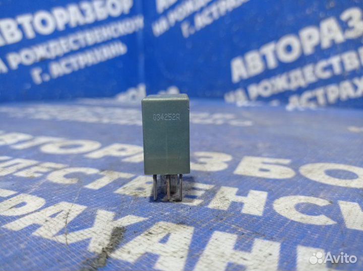 Реле Ford Focus 1 седан 2004