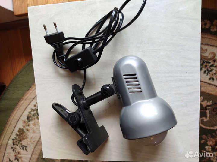 Лампа настольная