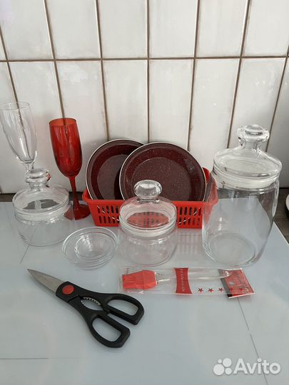 Посуда разная, банки для хранения