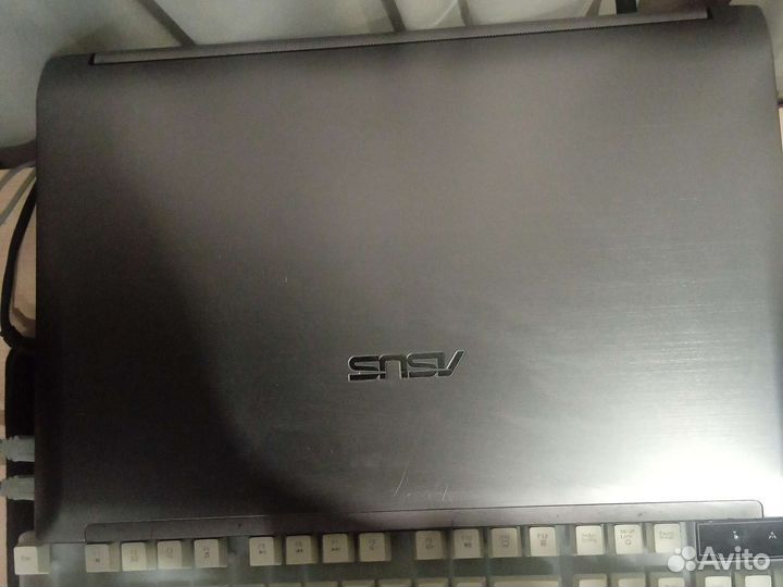 Ноутбук asus