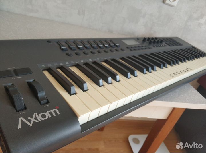 Midi-клавиатура M-Audio Axiom 61