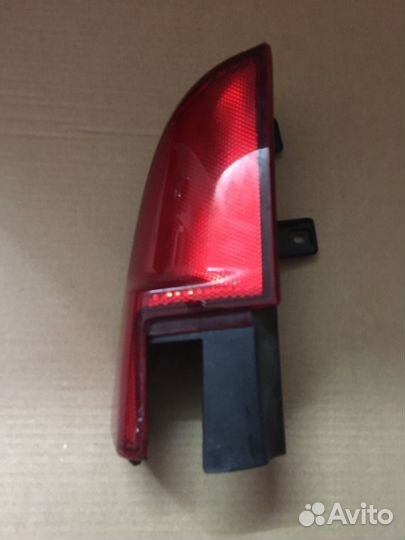 Отражатель задний левый Mercedes W639