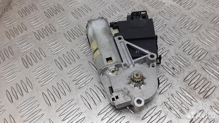 Моторчик люка Land Rover Range Rover