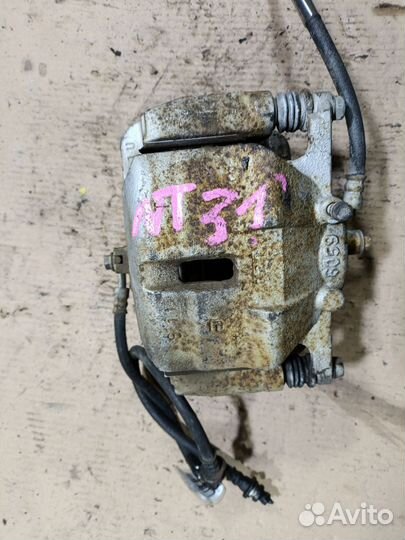 Суппорт Nissan X-trail NT31 передний