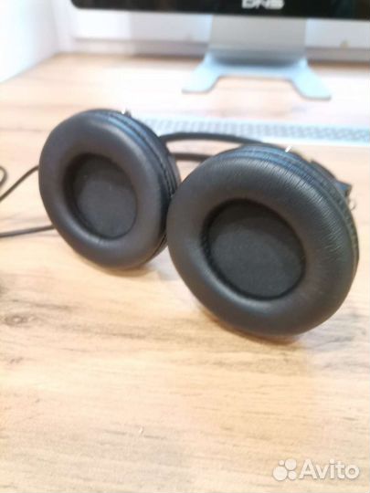 Проводные наушники