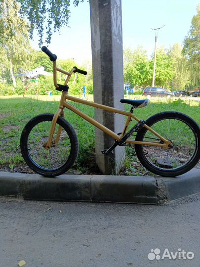 Трюковой велосипед BMX