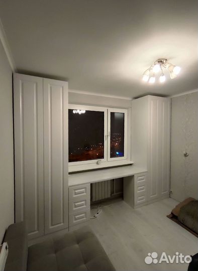 Рабочий стол, письменный стол