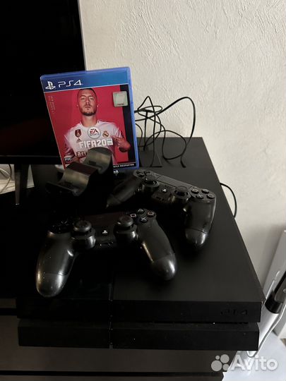Sony PS4 (2 геймпада и игра)