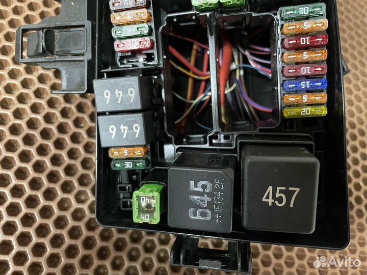 Блок предохранителей Skoda / Volkswagen 2016