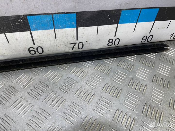 Б/У Уплотнитель внутренний BMW 1-serie#001