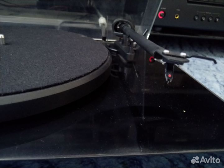 Проигрыватель винила pro ject