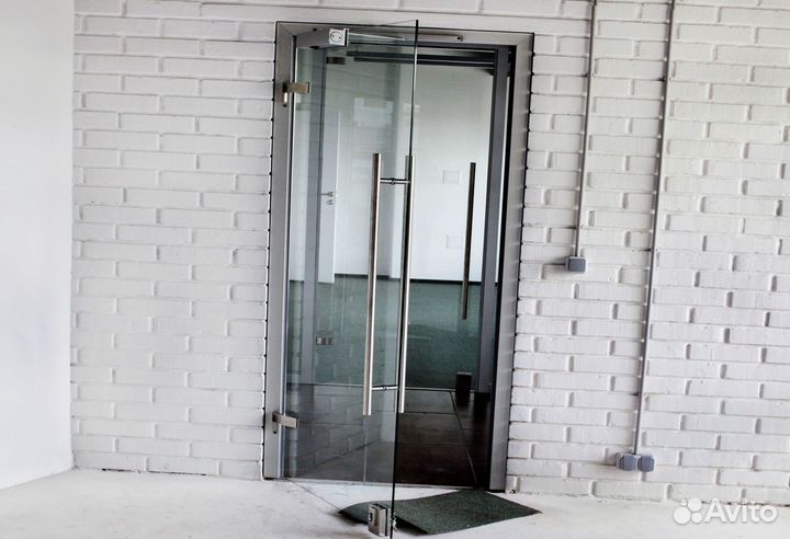 Стеклянная алюминиевая дверь