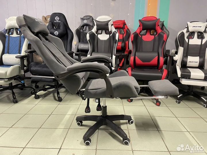 Офисное компьютерное кресло